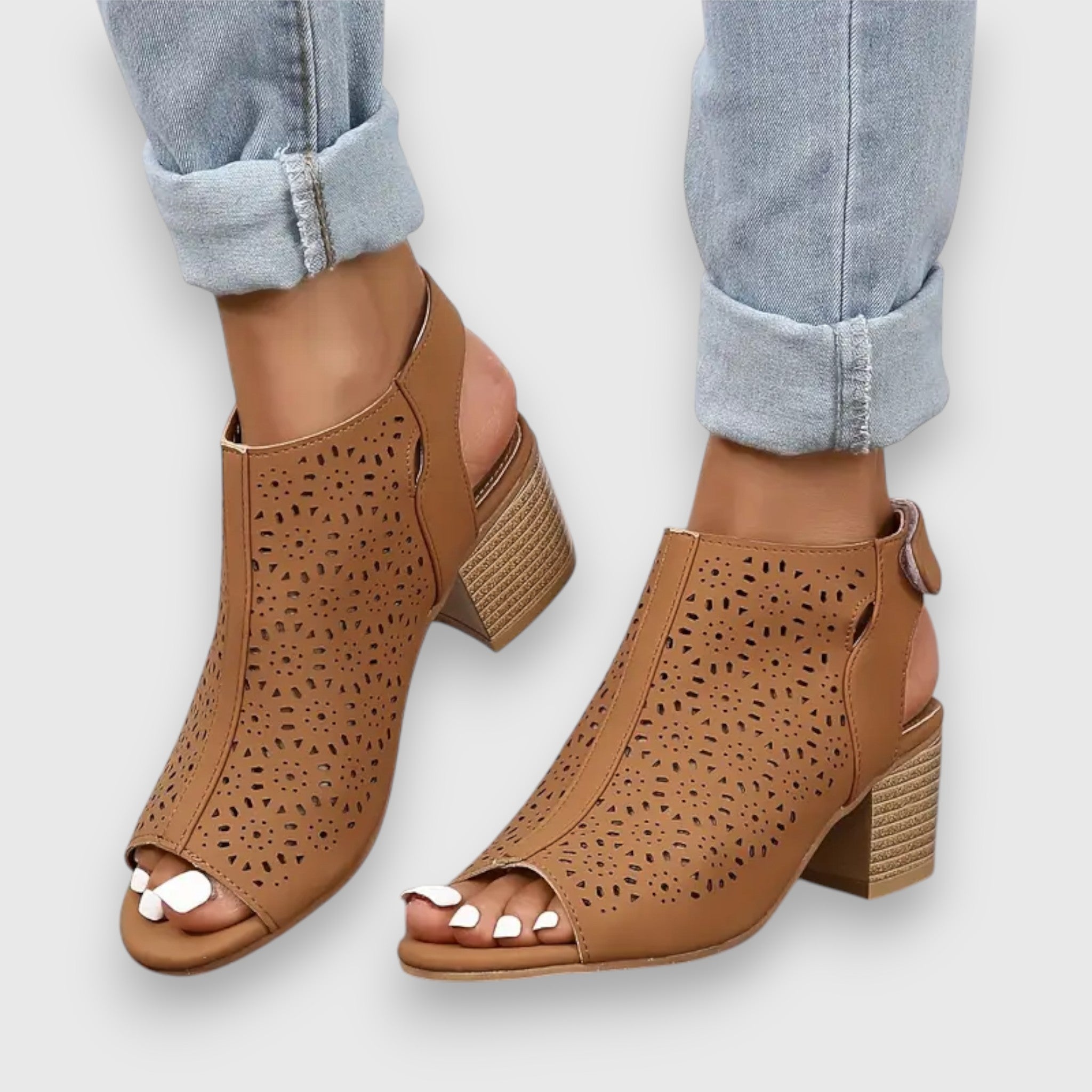 Μίρα – Σανδάλια