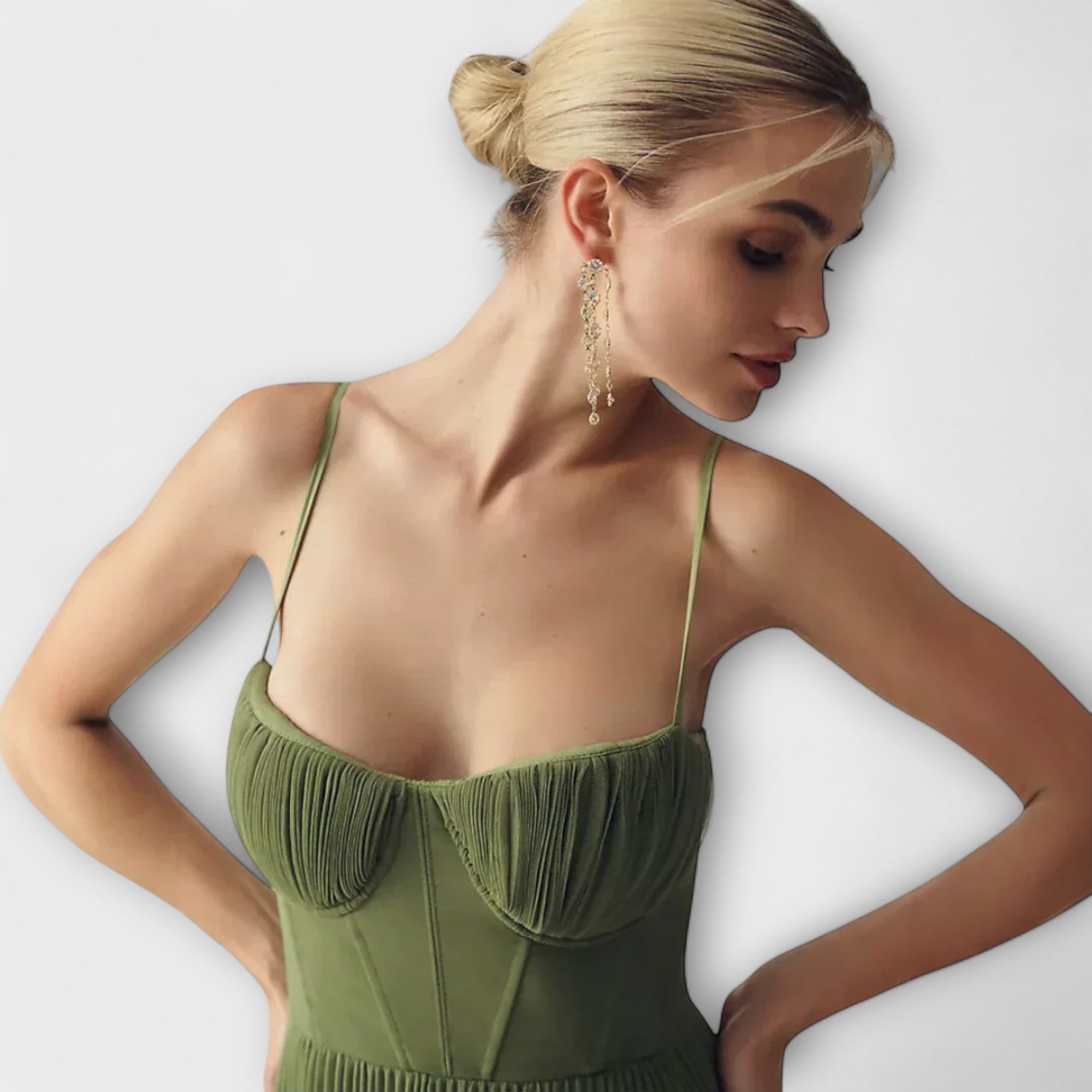 Λουκρέτσια - Κομψό Φόρεμα με Γοητεία