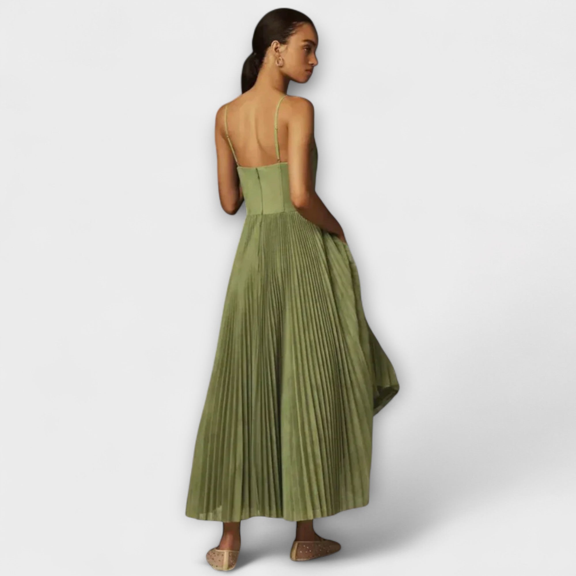 Λουκρέτσια - Κομψό Φόρεμα με Γοητεία