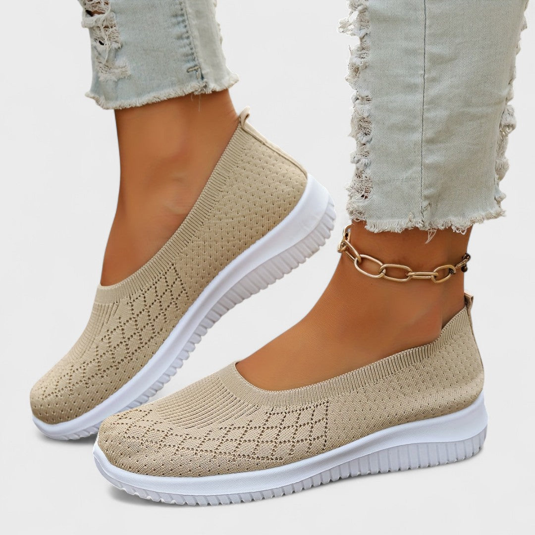 Ρενάτα - Ελαφριά και αναπνέουσα παπούτσια