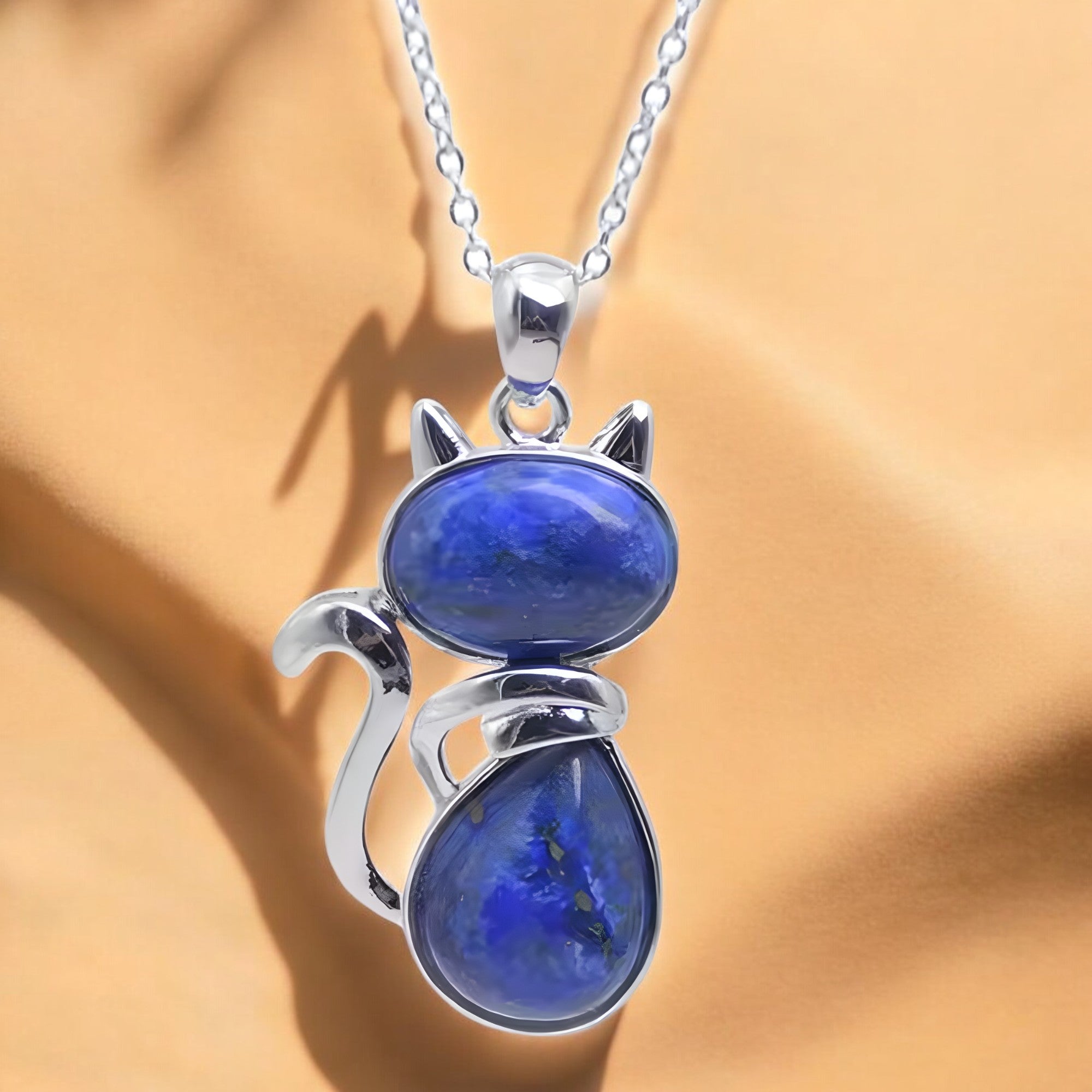 Κολιέ με κρεμαστό γατάκι από φυσική πέτρα