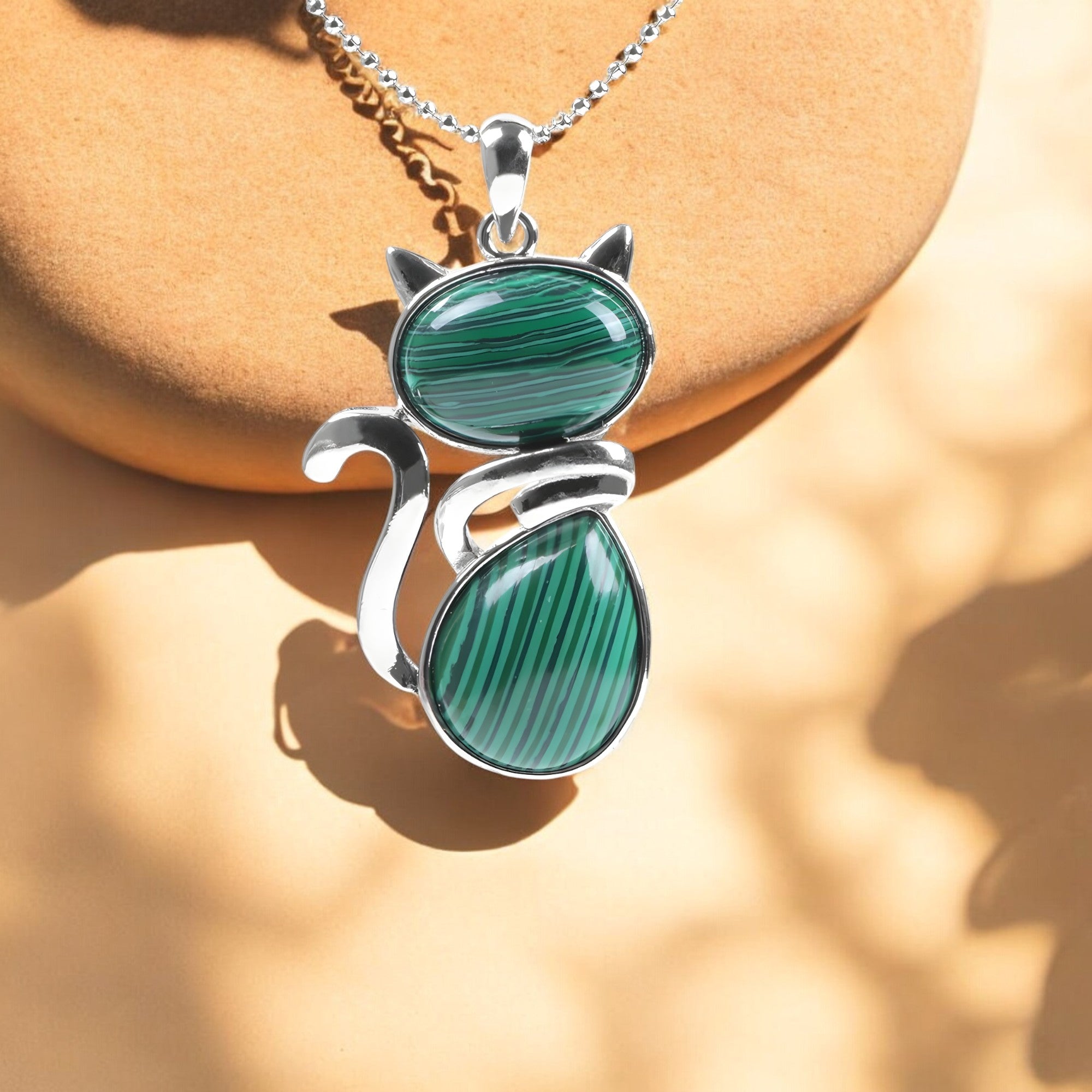 Κολιέ με κρεμαστό γατάκι από φυσική πέτρα